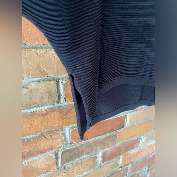 ARITZIA BABATON *black* donald sweater short sleeve boxy top black size small - Picture 6 of 8